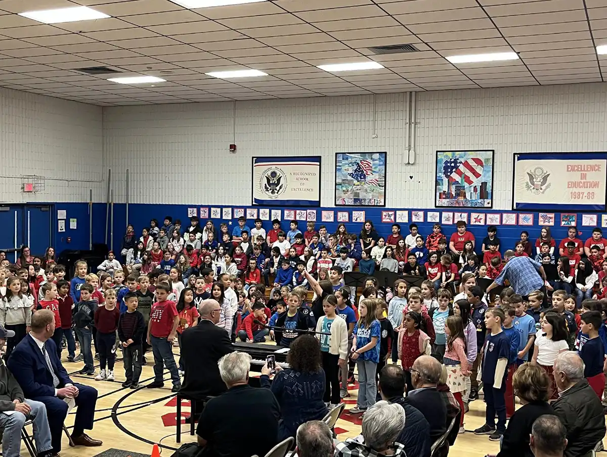 Peck Place School Honors Veterans